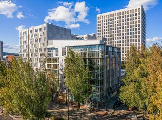 533 NE Holladay St APT 605, Portland, OR 97232