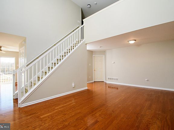 3rd image of 139 Granite Ln #1