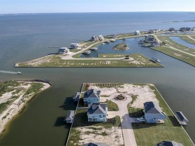 55 Water Ky, Hitchcock, TX, 77563