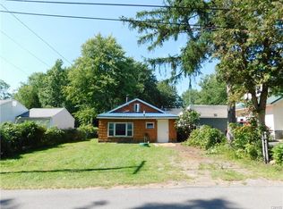 17 Hilton St, Central Square, NY 13036