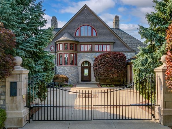 14 Colony Ln, Cleveland, OH 44108