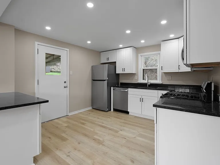 263 Maryellen Dr — Photo 6