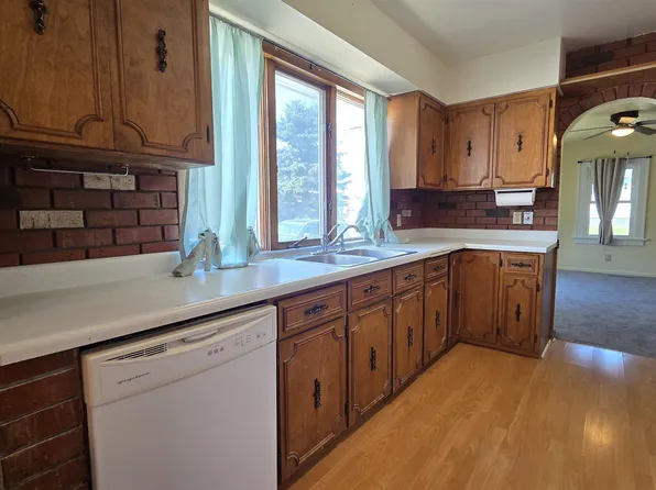 922 2nd St, Saint Paul, NE 68873
