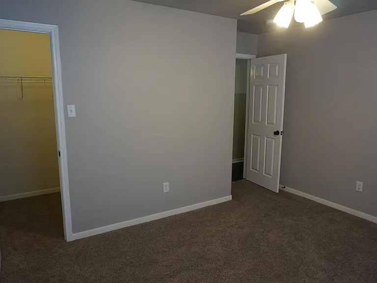 2121 Warwick Pl — Photo 18