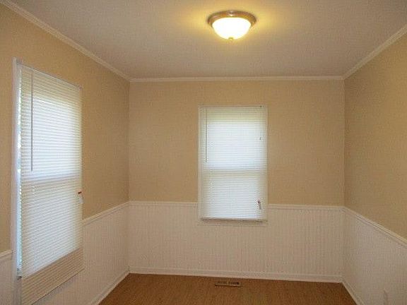4th image of 25940 Powers Ave