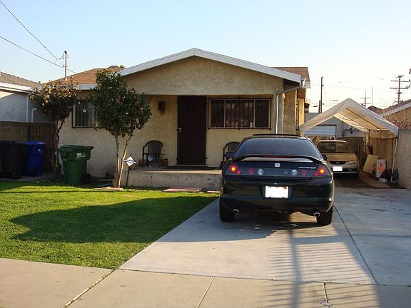 front of the house...check out the enlongated driveway!
