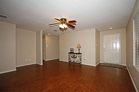 4th image of 1024 Churchill Dr