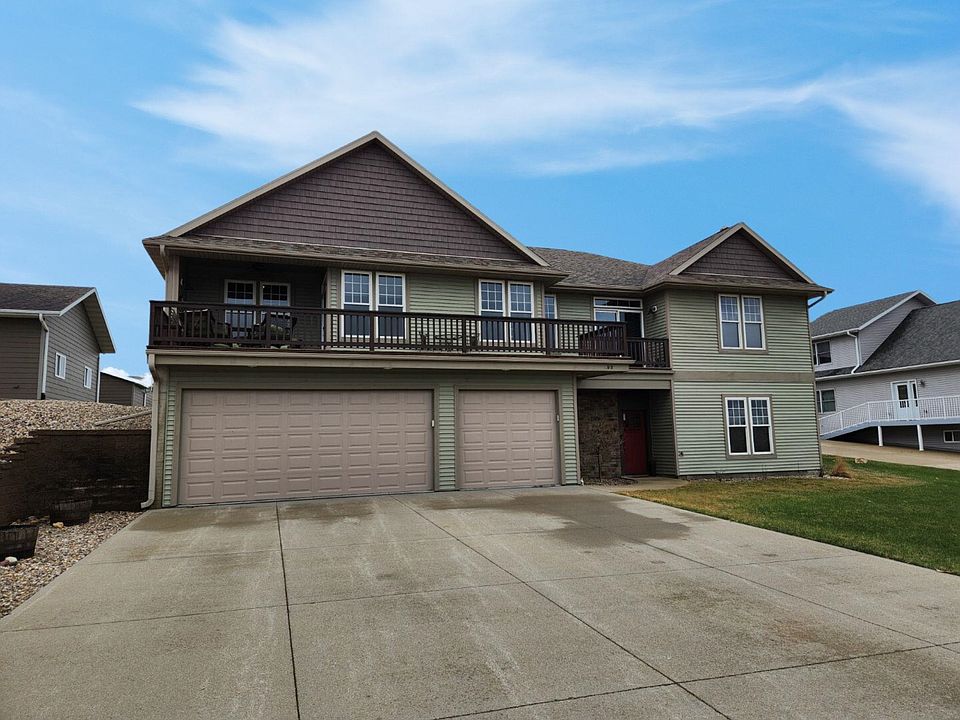 1st image of 93 Helen Ave