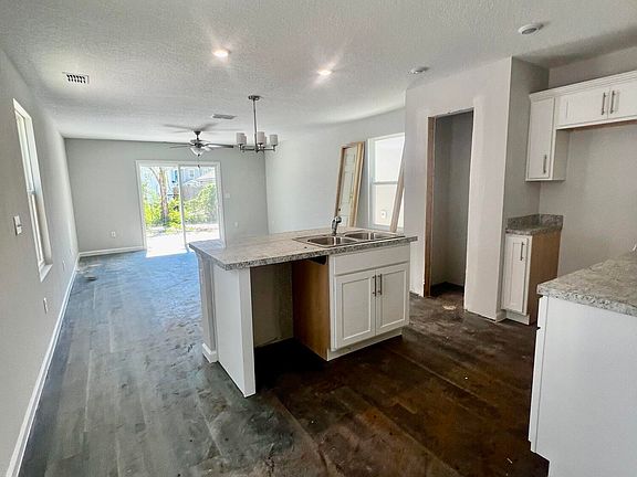 5th image of 1309 PANGOLA Drive