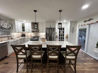 8 Johnson Rd, Somerset, NJ 08873