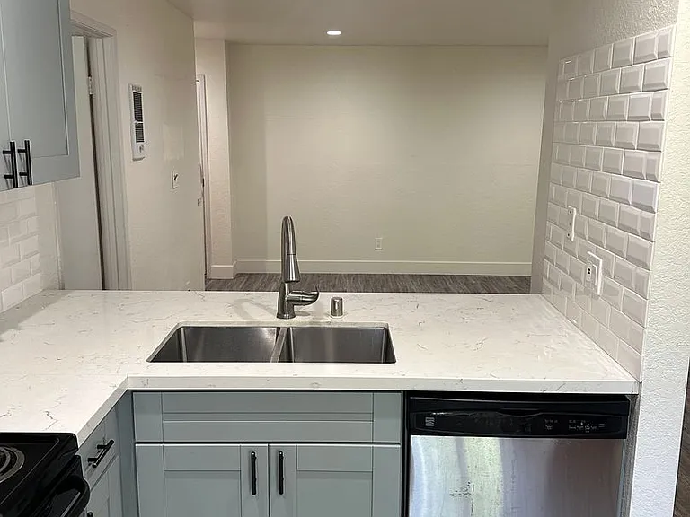7500 Parkway Dr #200 — Photo 7