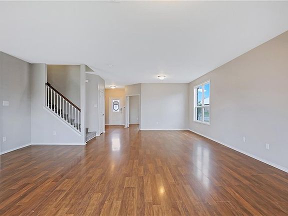 4th image of 5344 Thornbush Dr
