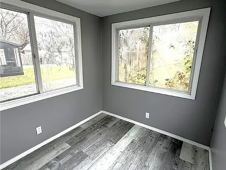 17312 Glendale Ave — Photo 9