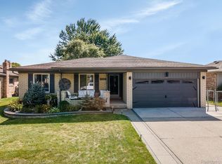 46330 Peach Grove Ave, Macomb, MI 48044