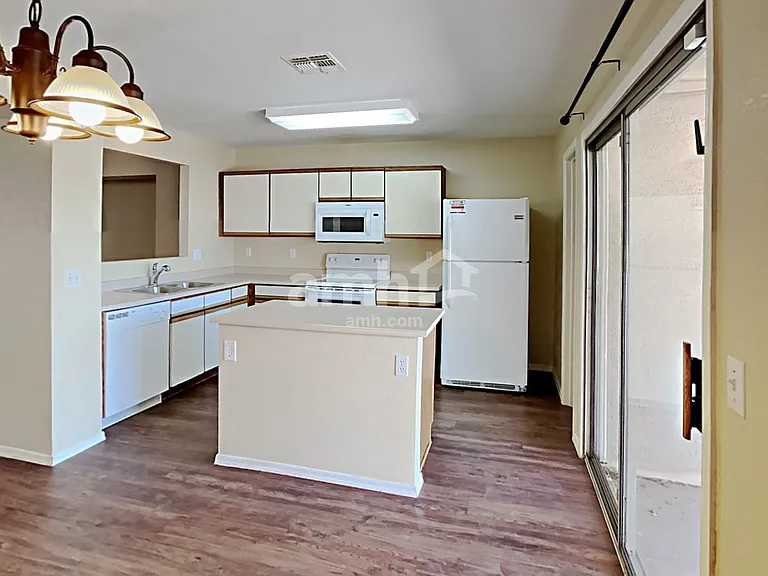 242 S Valle Verde — Photo 4