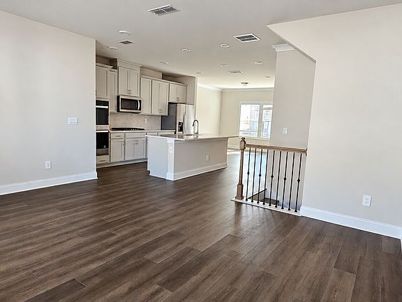 3rd image of 2836 Devon Vale St