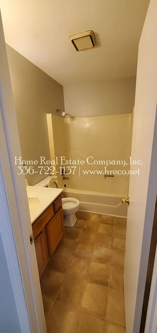 4267 Mineral Avenue Apt B — Photo 4