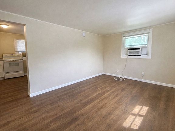 2nd image of 719 Burdick Ave