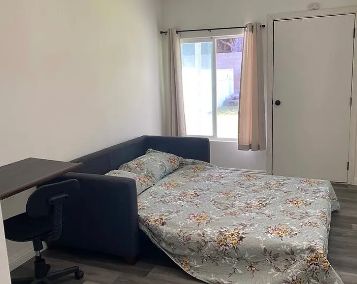 2418 Del Amo Blvd — Photo 16
