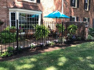 1255 Wednesbury Cir, Akron, OH 44313