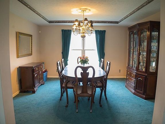 3rd image of 334 Woodbridge Gln