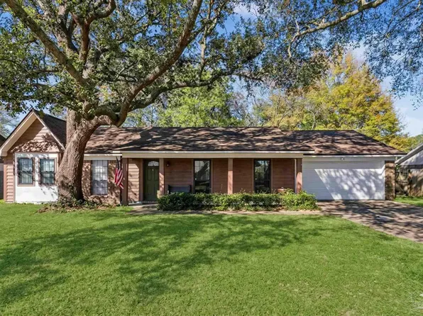 7367 Baywoods Ln, Pensacola, FL 32504