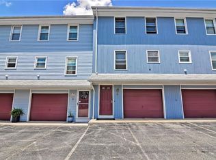 4 Smithfield Rd APT 41, North Providence, RI 02904