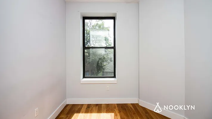Rented by Nooklyn NYC LLC | media 21