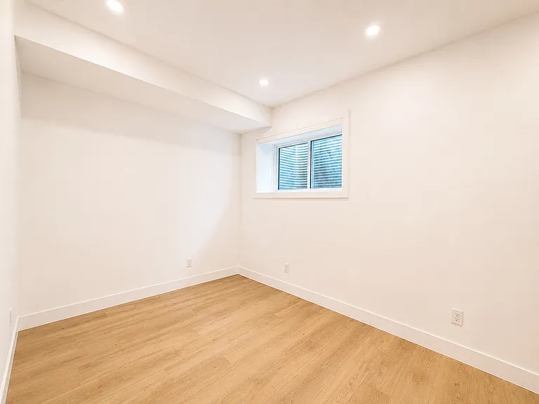 515 17th Ave NW #1 — Photo 9