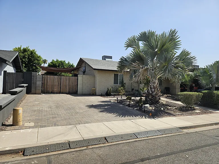 837 E Gable Ave — Photo 3