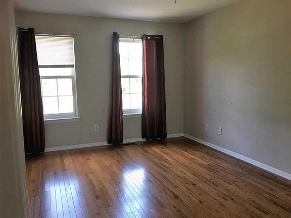 4th image of 3614 Weeburn Ct