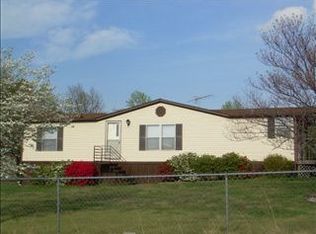 1541 Randolph Dr, Keeling, VA 24566