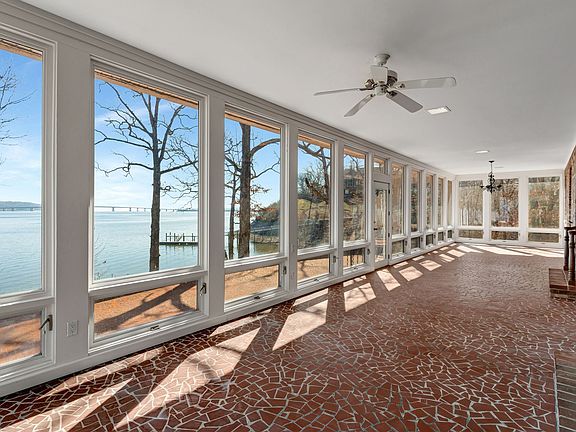 3rd image of 412 Keck Ln