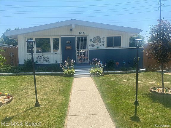 2nd image of 818 McKeighan Ave