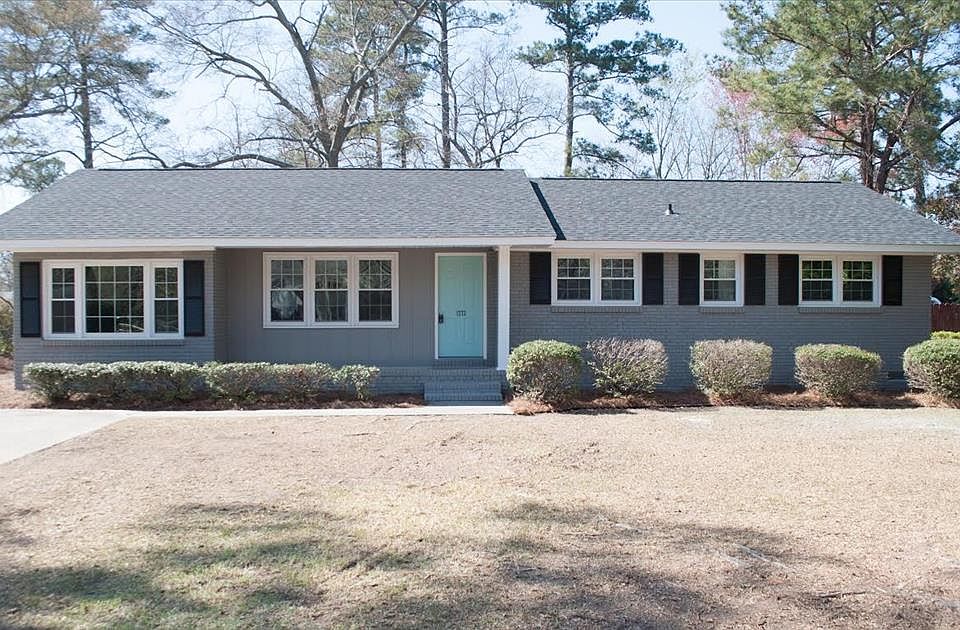 1st image of 1773 Woods Dr