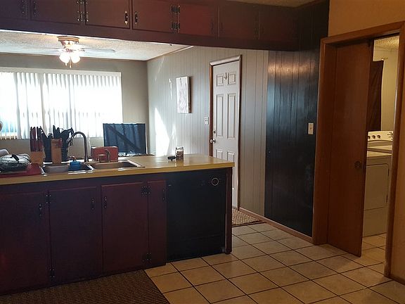 4th image of 425 W Vine Ave