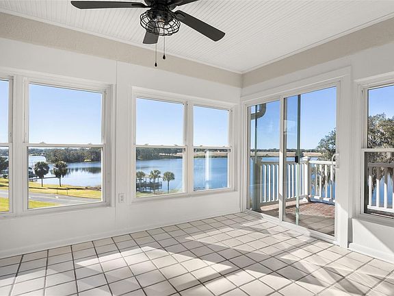 4th image of 2119 E Crooked Lake Dr