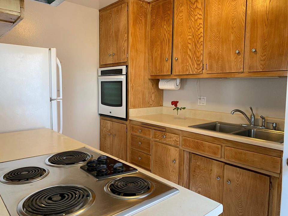 2nd image of 2960 Peppertree Ln APT B
