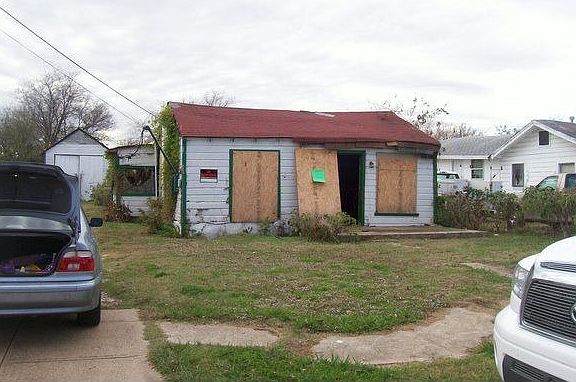 2nd image of 8010 S Nassau Cir