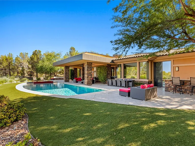 2 Castle Oaks Ct — Photo 55