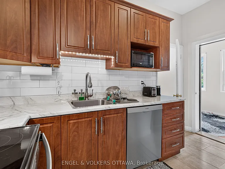 35 Craig St #1 — Photo 9