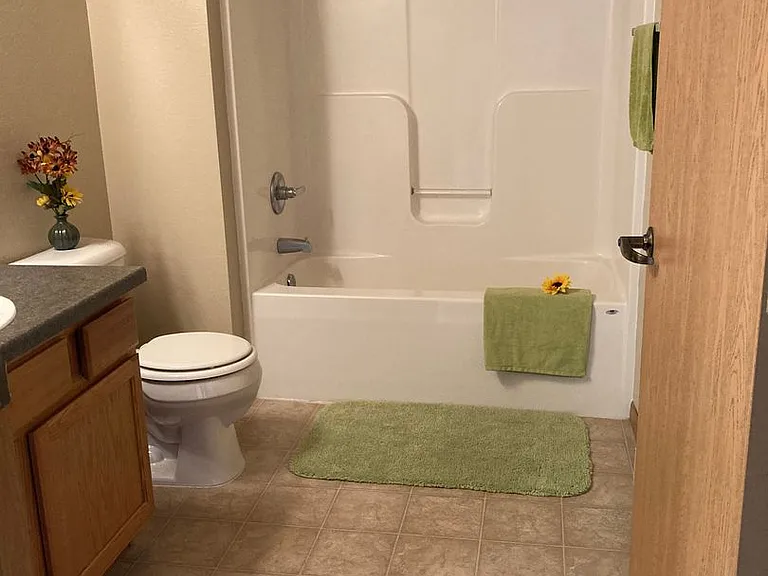 Belcastle Apartments — Photo 77