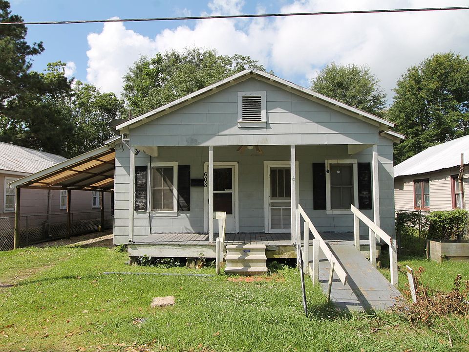 1st image of 608 Vidrine St