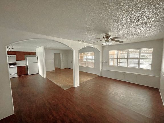 3rd image of 2207 Davis Dr