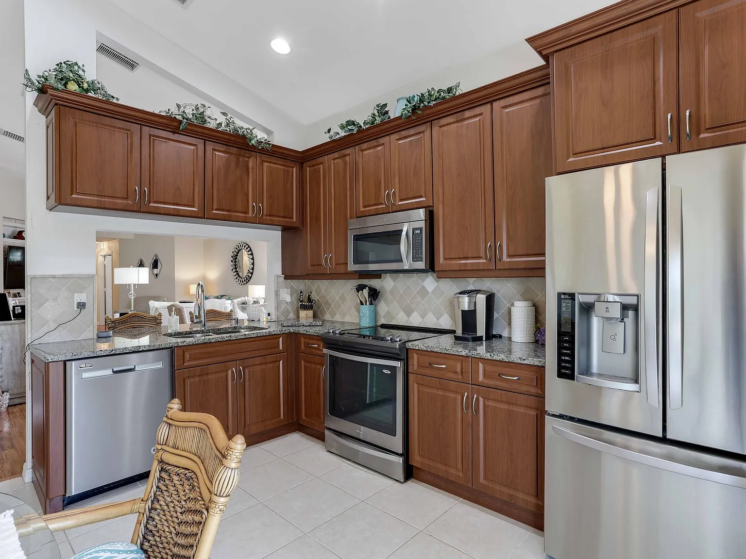 8809 Cascades Isle Blvd — Photo 4