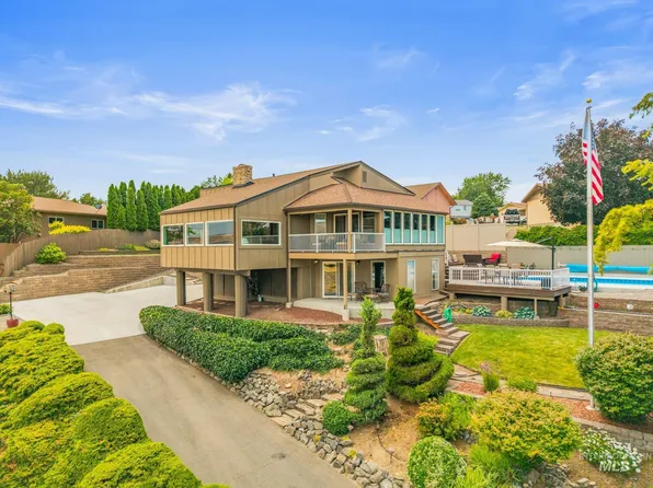 2618 Grandview Dr, Clarkston, WA 99403