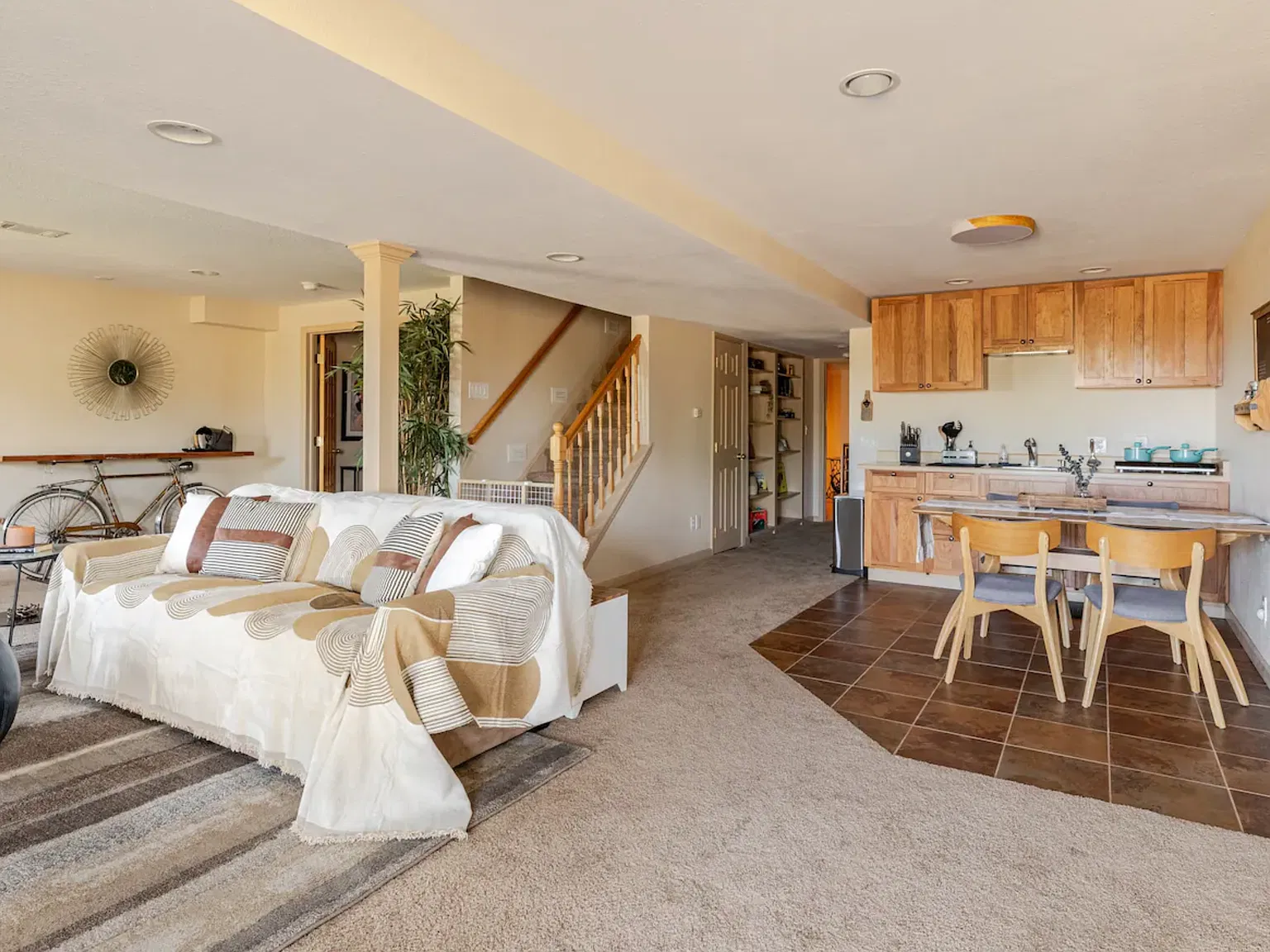 2 bed, 950 sqft, $2,200 — Photo 3