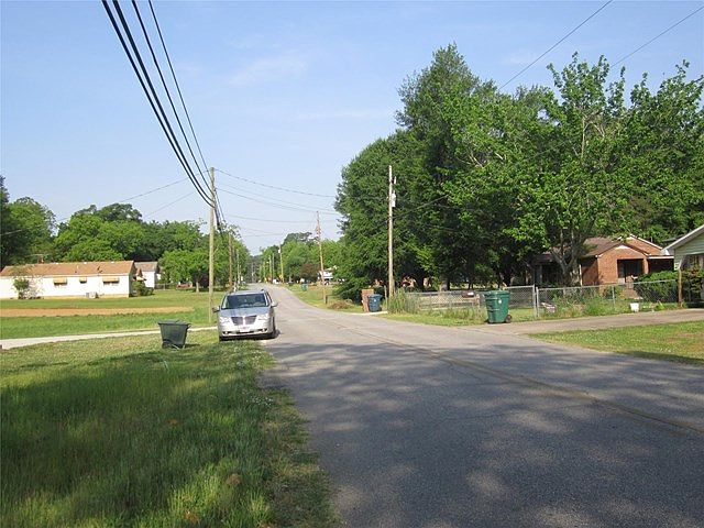 2nd image of 616 E Johnson St