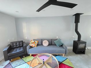 114 Chaucer Ct, Carrboro, NC 27510