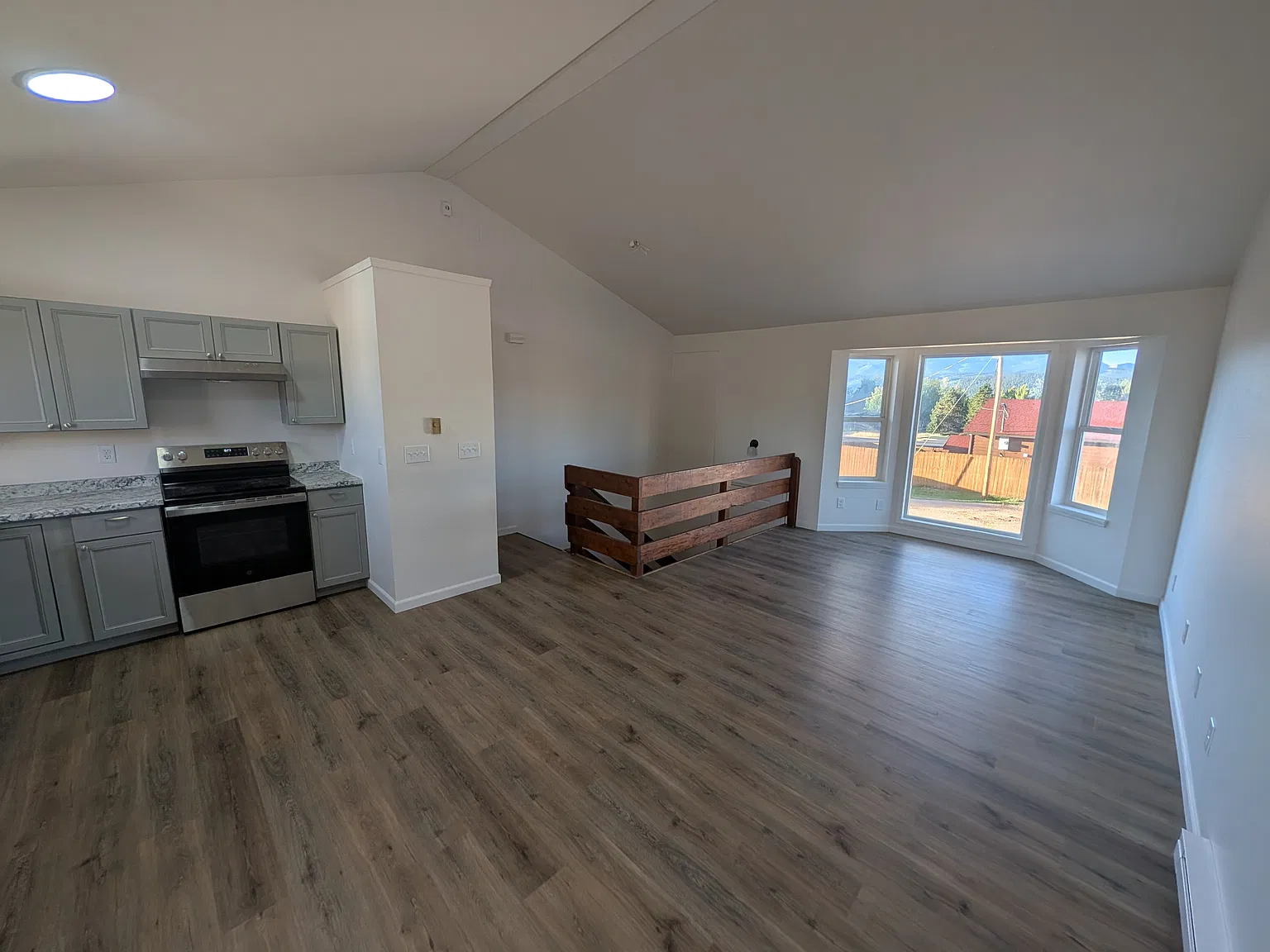 2 bed, 1025 sqft, $1,800 — Photo 4
